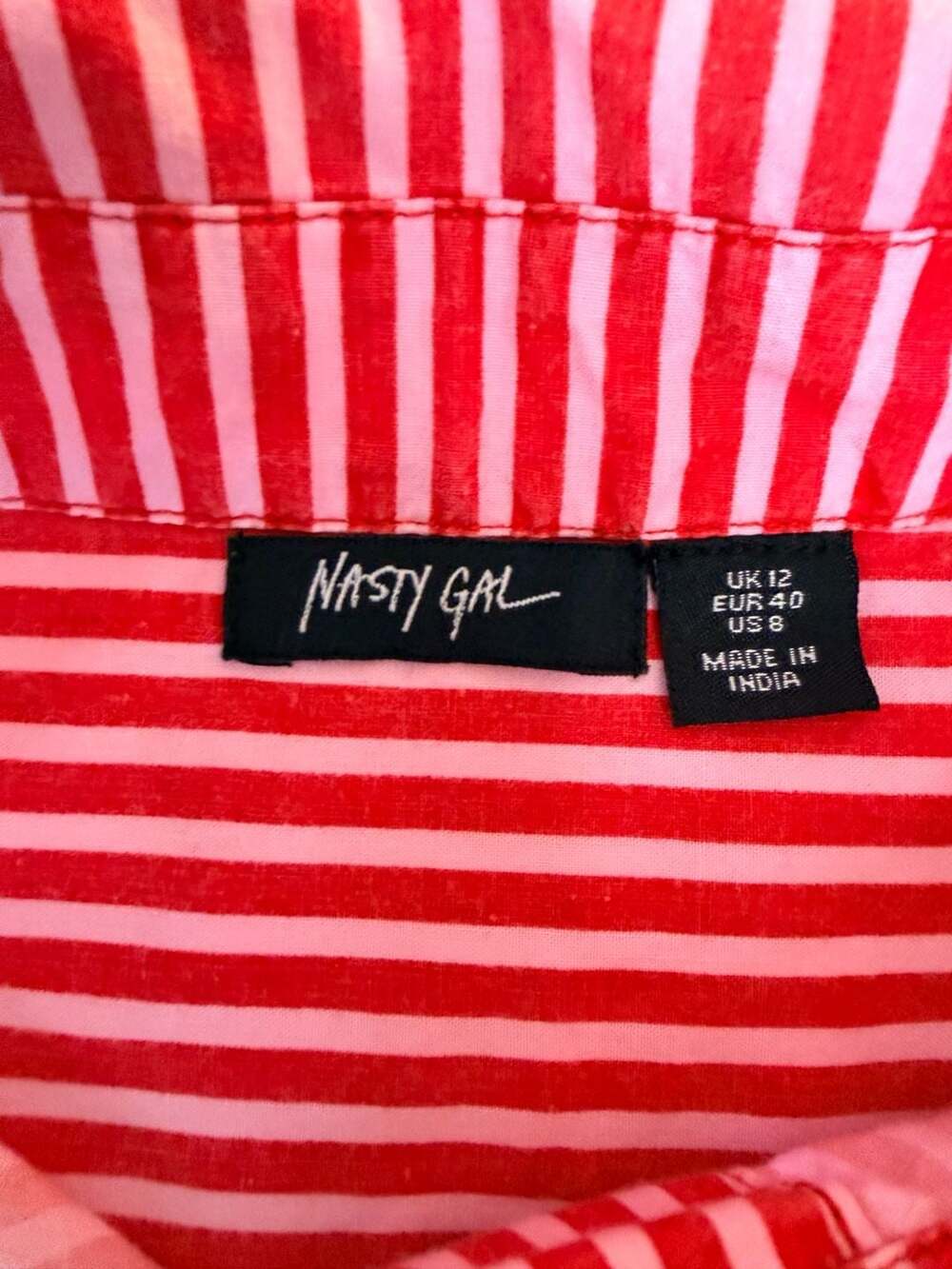 Nasty Gal Red & Pink Striped Button Down Shirt Size 8 - Picture 4 of 5